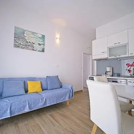 Toni With Spacious Terrace Postira