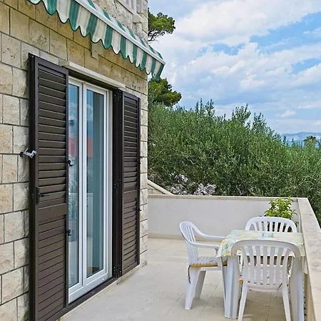 Toni With Spacious Terrace * Postira