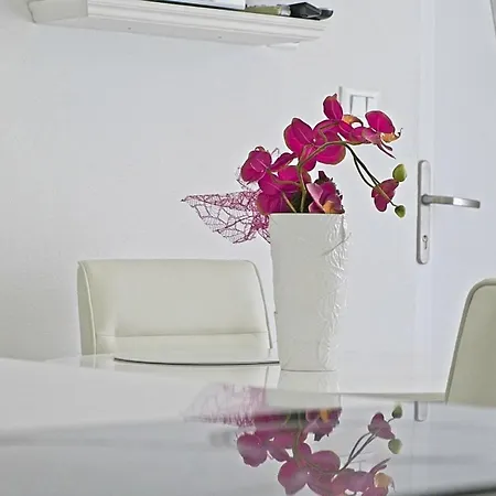 Toni With Spacious Terrace Apartment Postira